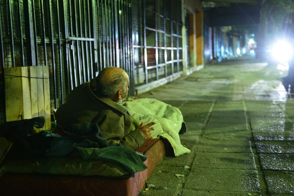 En el país la pobreza subió del 36,5 al 39,2%.