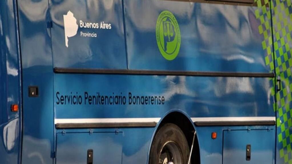 Con armas de alto calibre interceptaron un vehículo del Servicio Penitenciario y rescataron a un preso a plena luz del día. Imagen ilustrativa.