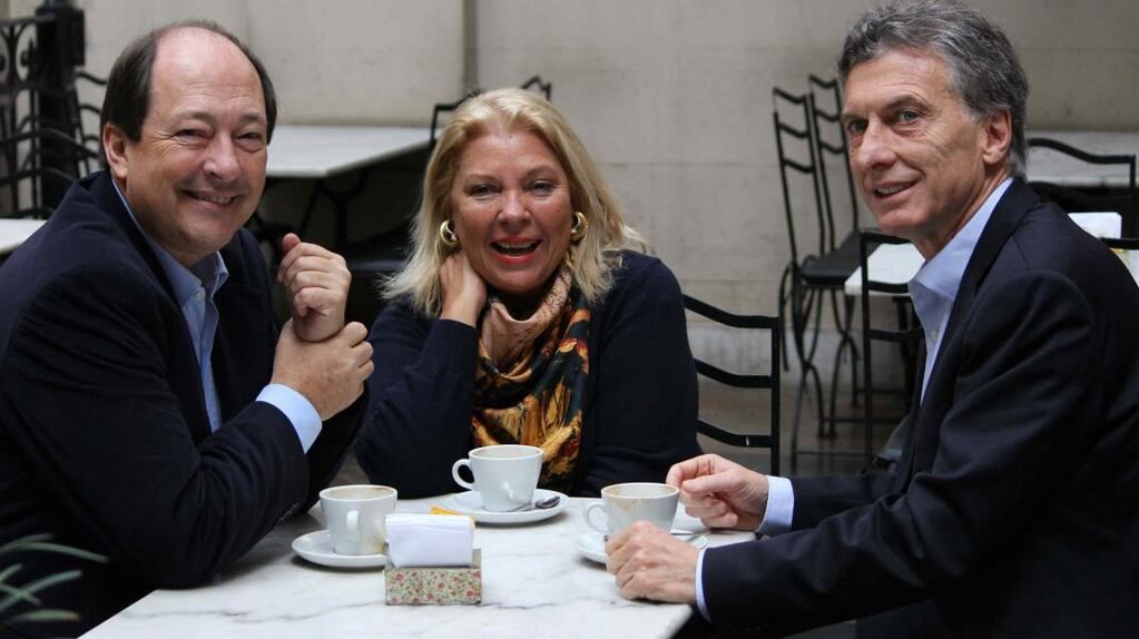 Tridente. Sanz, Carrió y Macri, ayer.