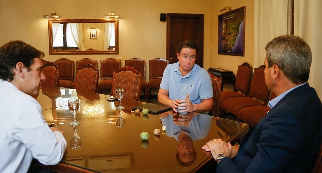 Julián Groisman, vicepresidente del Grupo Presidente, con el gobernador Uñac y el ministro de Producción y Desarrollo Económico, Ariel Lucero.