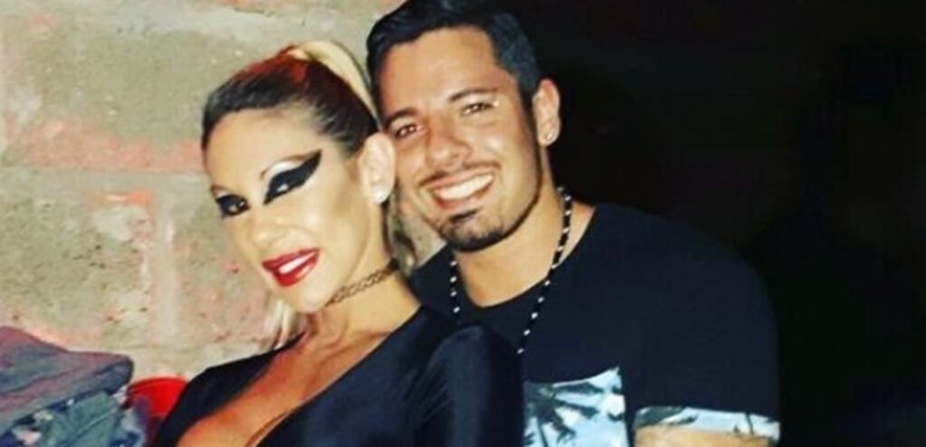 Mónica Farro y su marido protagonizaron un sensual desnudo y terminaron denunciados