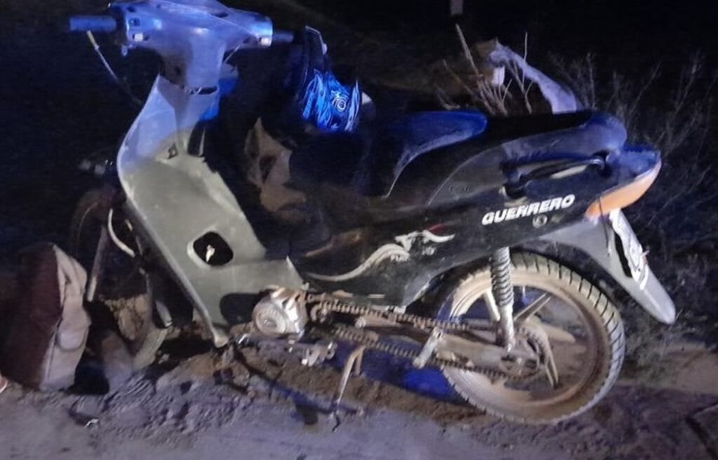 La moto embistió al auto. Foto ilustrativa