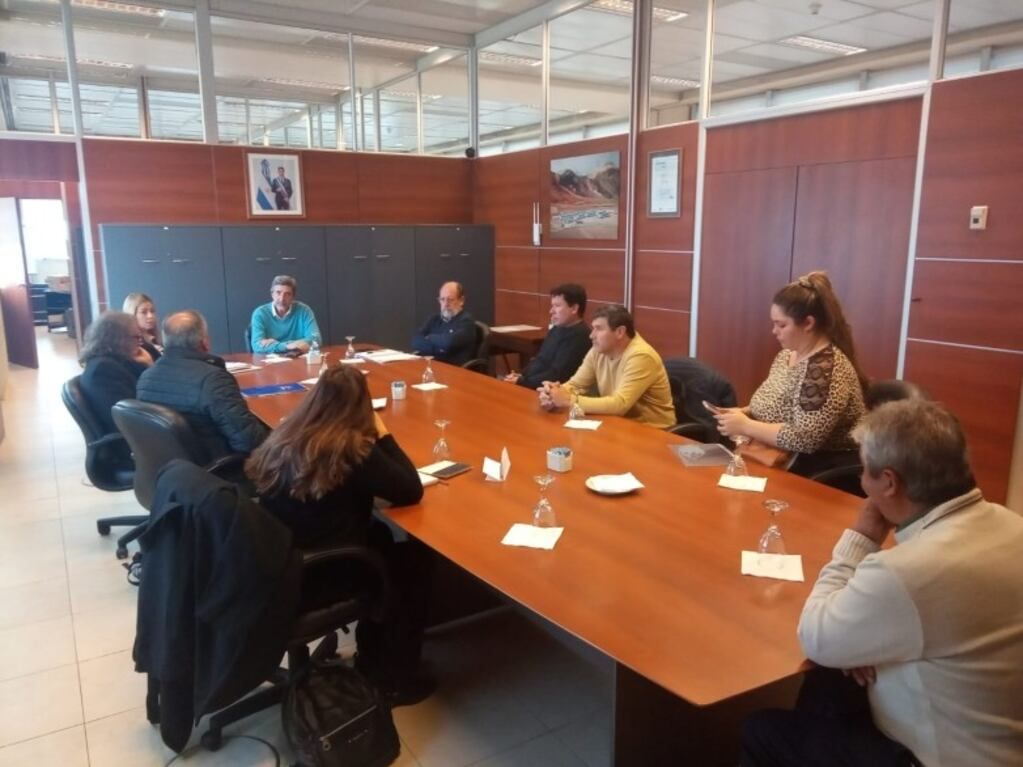 El ministro Astudillo iniciando las negociaciones la semana pasada.