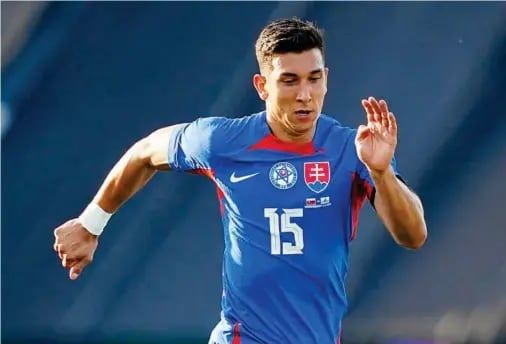 Vernon De Marco, lateral izquierdo de 31 años,