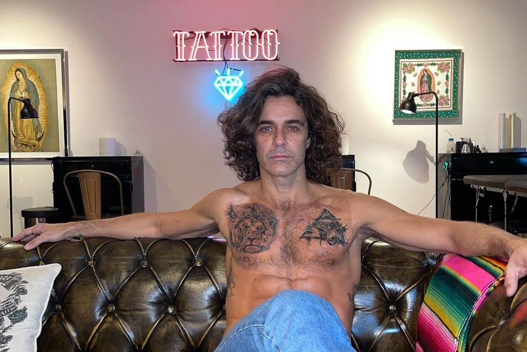 Mariano Martínez usa TikTok para perfomances que, según el caso, pueden considerarse ridículas o divertidas. (Instagram @marianom78)