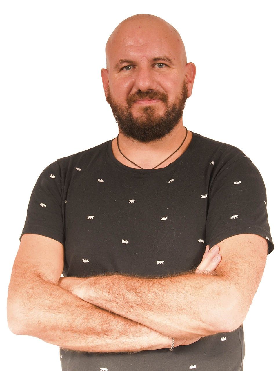 Periodistas que forman parte del programa de streaming Más Vivo Que Nunca MVQN. Ignacio de La Rosa. Foto: Marcelo Rolland / Los Andes