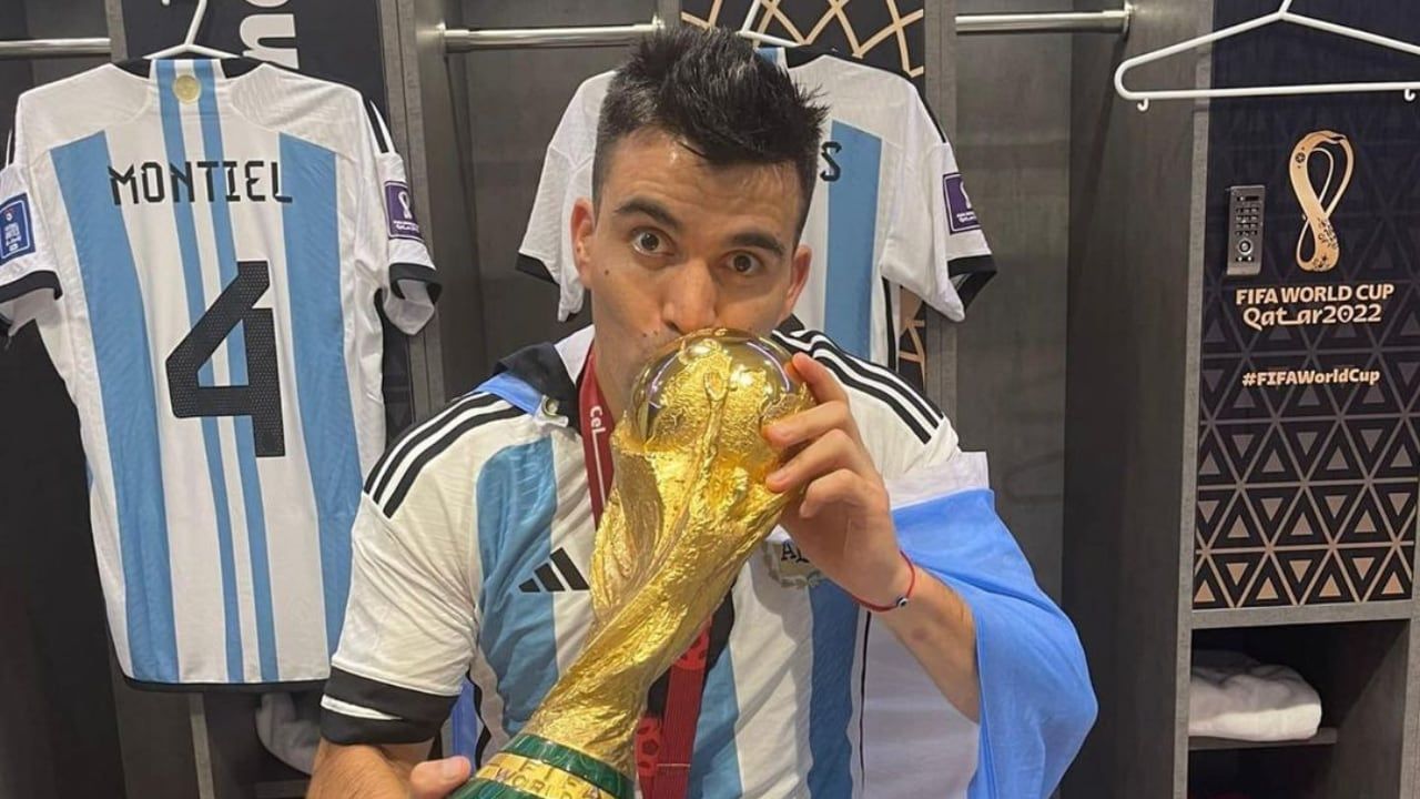 El "Huevo" Acuña, uno de los 26 campeones del mundo.