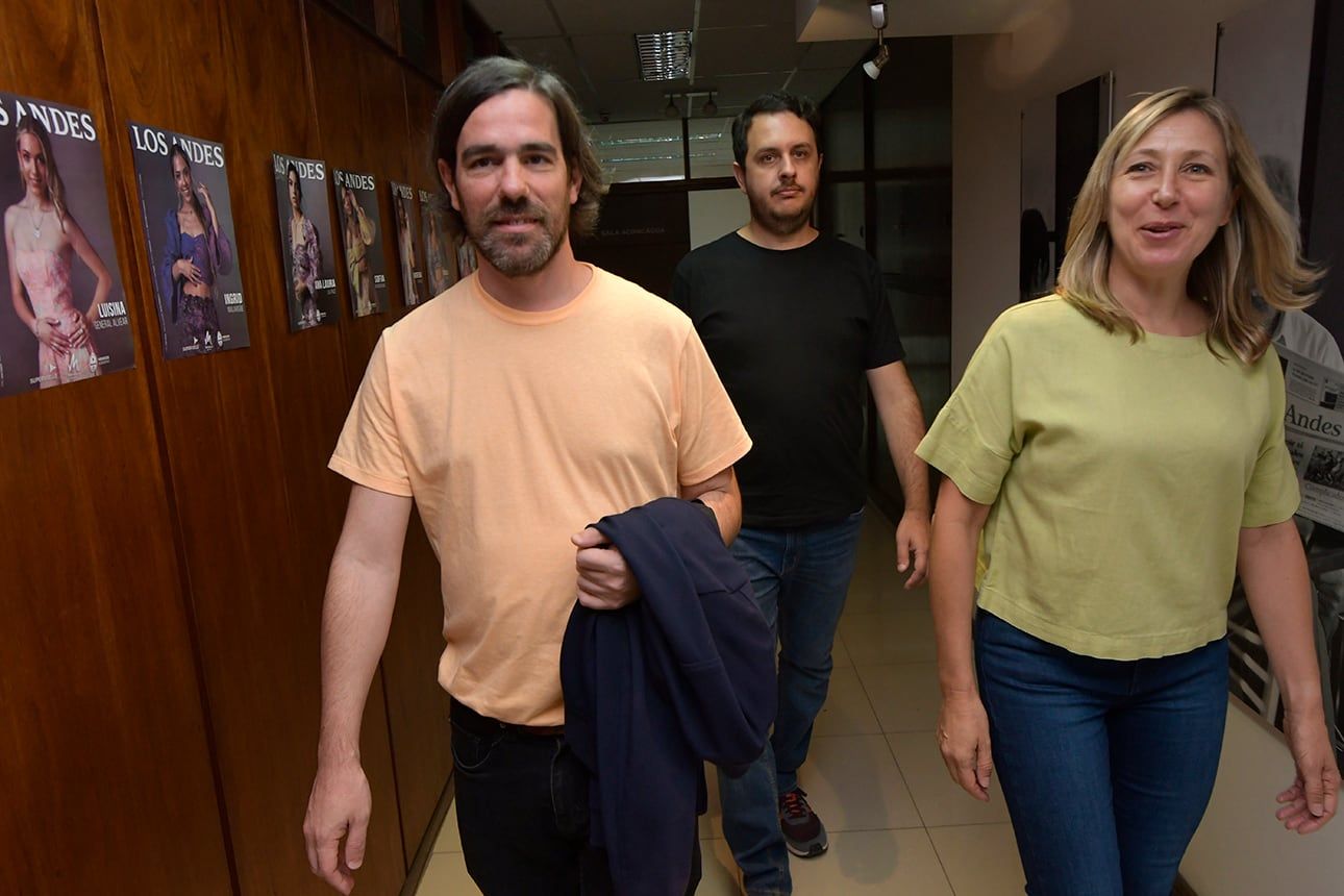 Elecciones 2023 Los diputados nacionales y candidatos a presidenta y vicepresidente por el PTS - Frente de la Izquierda de los Trabajadores Unidos, Nicolás del Caño y Myriam Bregman, junto al precandidato a gobernador Lautaro Giménez  Foto : Orlando Pelichotti