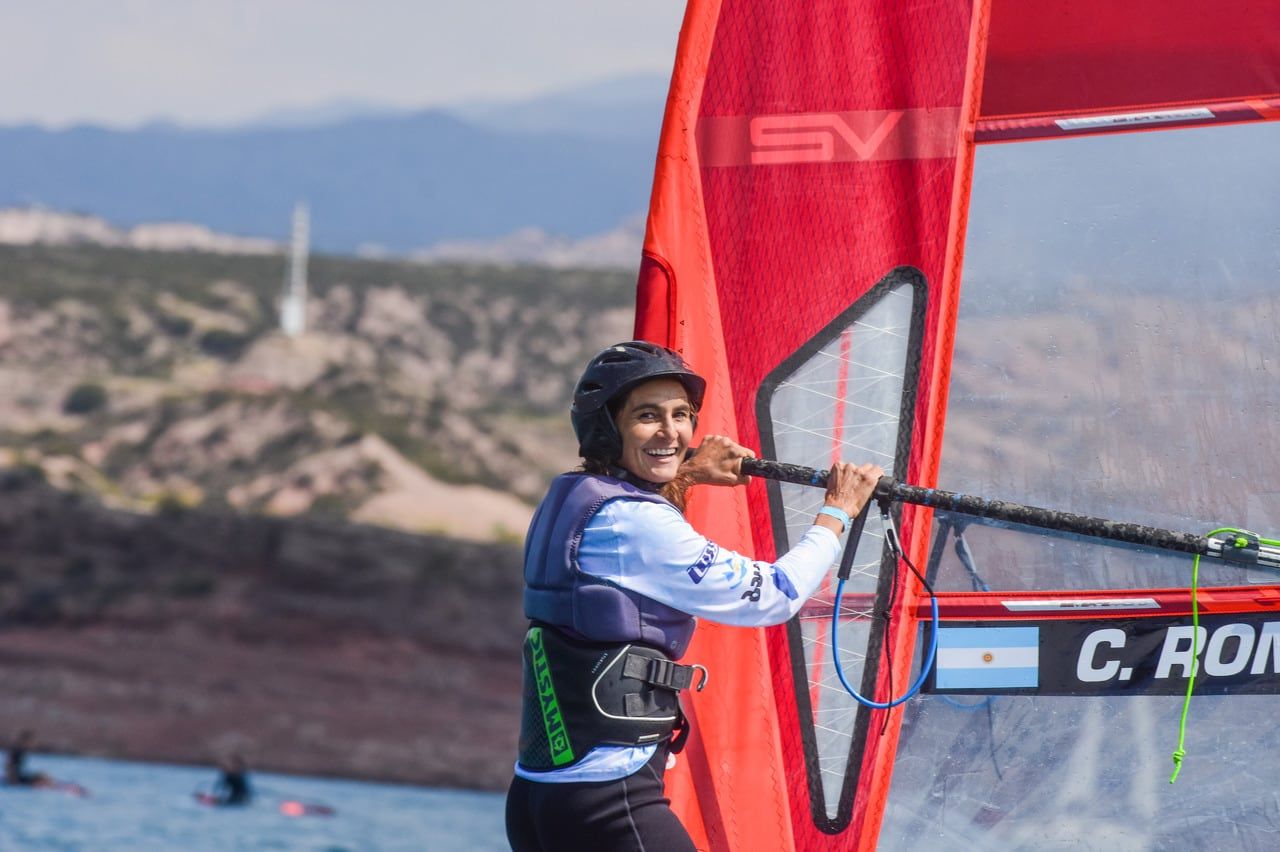 Windsurf, en el Dique Potrerillos, Mendoza, se desarrolla el Campeonato mundial de Formula Foil  Claudia Romero única mujer en categoria adultos en la competencia Foto: Mariana Villa / Los Andes