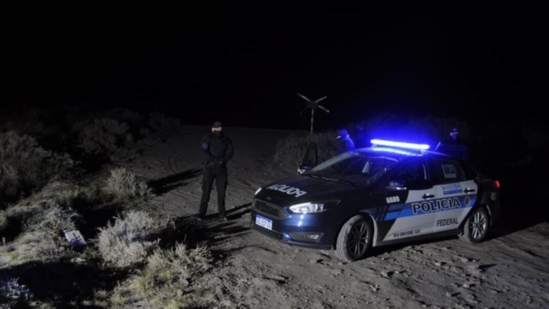 Zona del hallazgo del cuerpo. Investigan si se trata de Facundo Astudillo. -