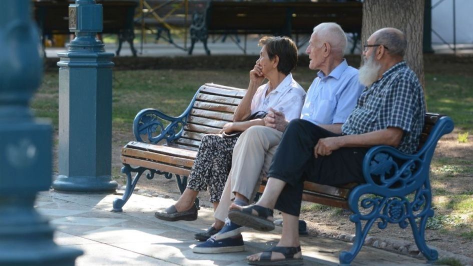 Jubilados que cobran hasta 23.120 pesos y con DNI terminados en 0 cobran este lunes 12 de abril; según informaron desde la ANSES.