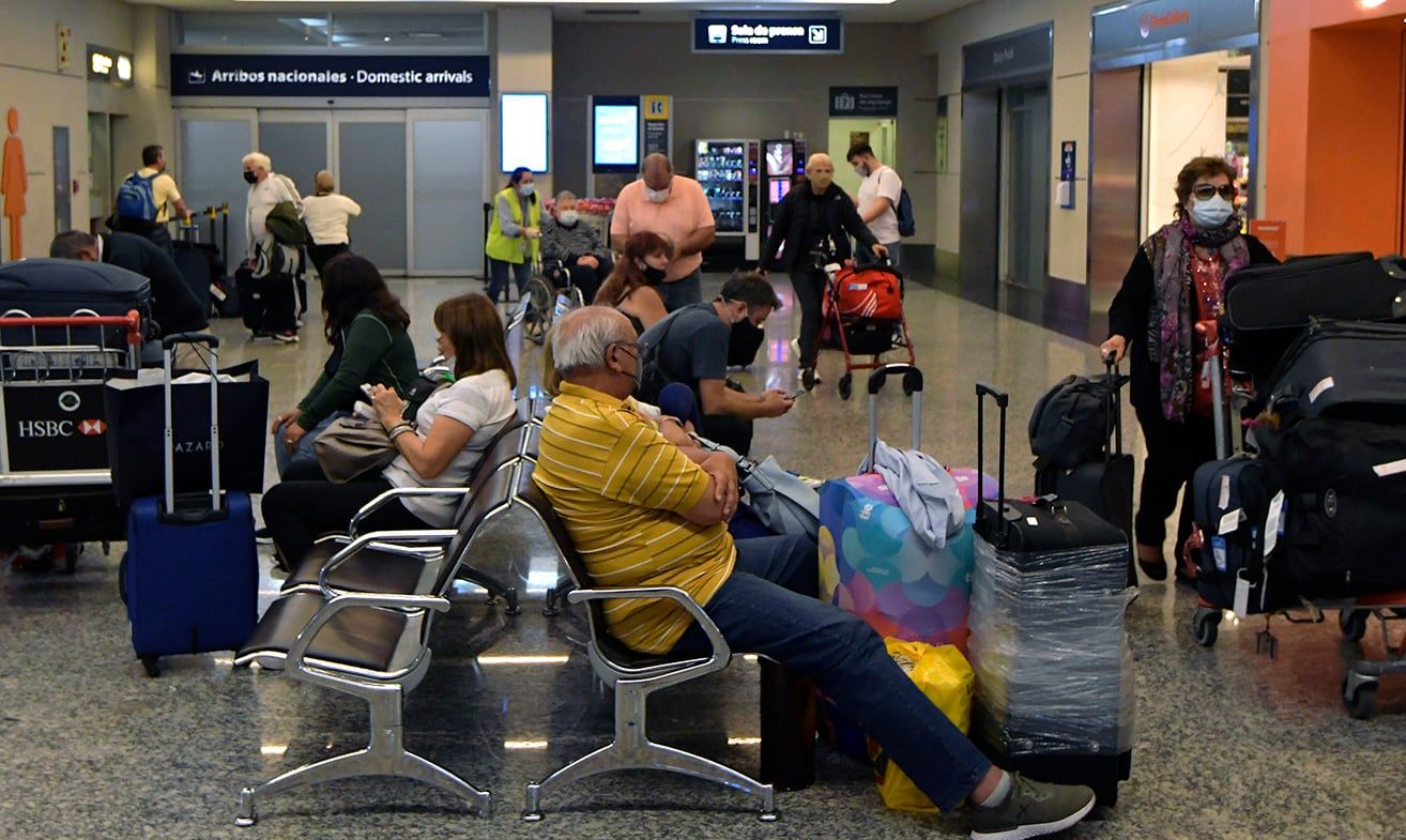 El gobierno controlará el precio mínimo y máximo de los pasajes aéreos, algo que podría perjudicar a las low cost.