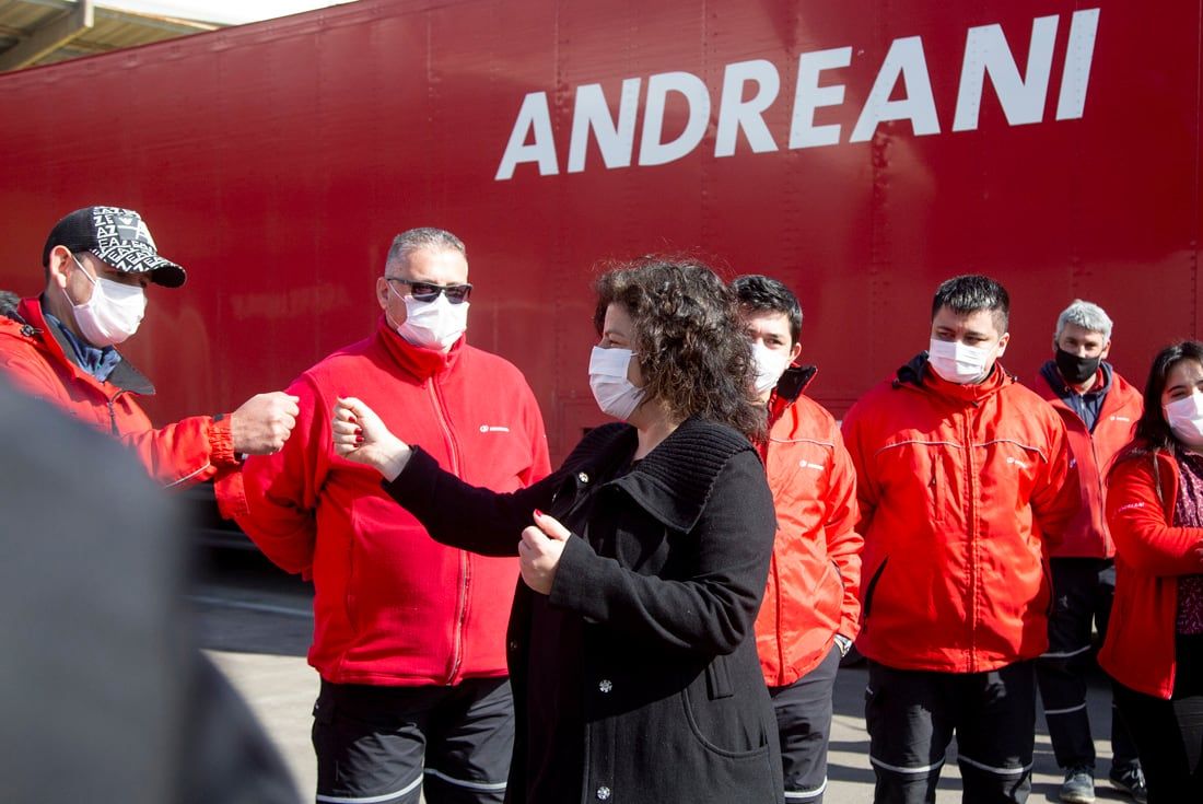 Comenzó la distribución de las vacunas Sputnik V envasadas en Argentina -