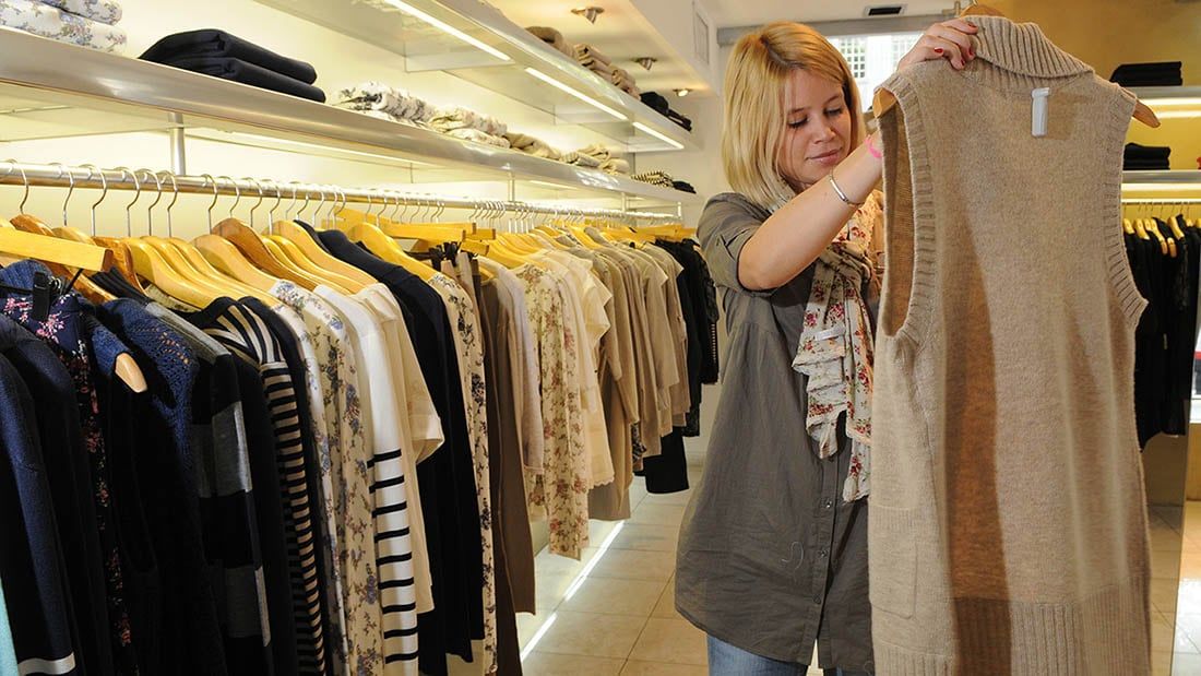 CIUDAD, Mendoza  COLECCION DE ROPA TEMPORADASOCIEDAD

CARLA  OBSERVA LA NUEVA ROPA EN UN COMERCIO DE CIUDAD, PARA LA PROXIMA TEMPORADA. COLECCION OTOÑO INVIERNO EN COMERCIOS

FOTO: MARCELO RUIZ