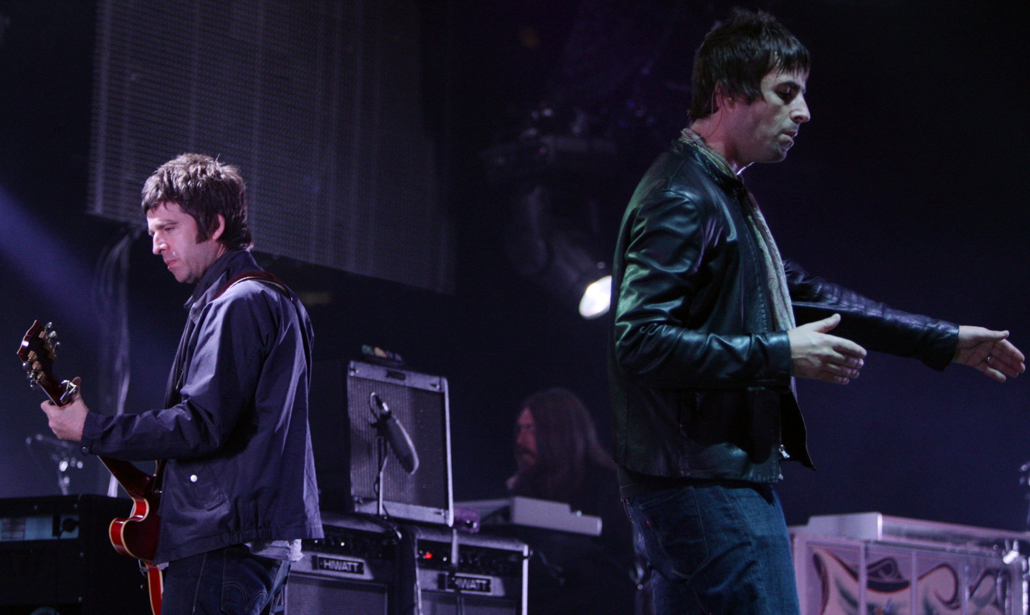 En esta imagen de archivo, Noel (izquierda) y Liam Gallagher, de Oasis, (Gentileza)