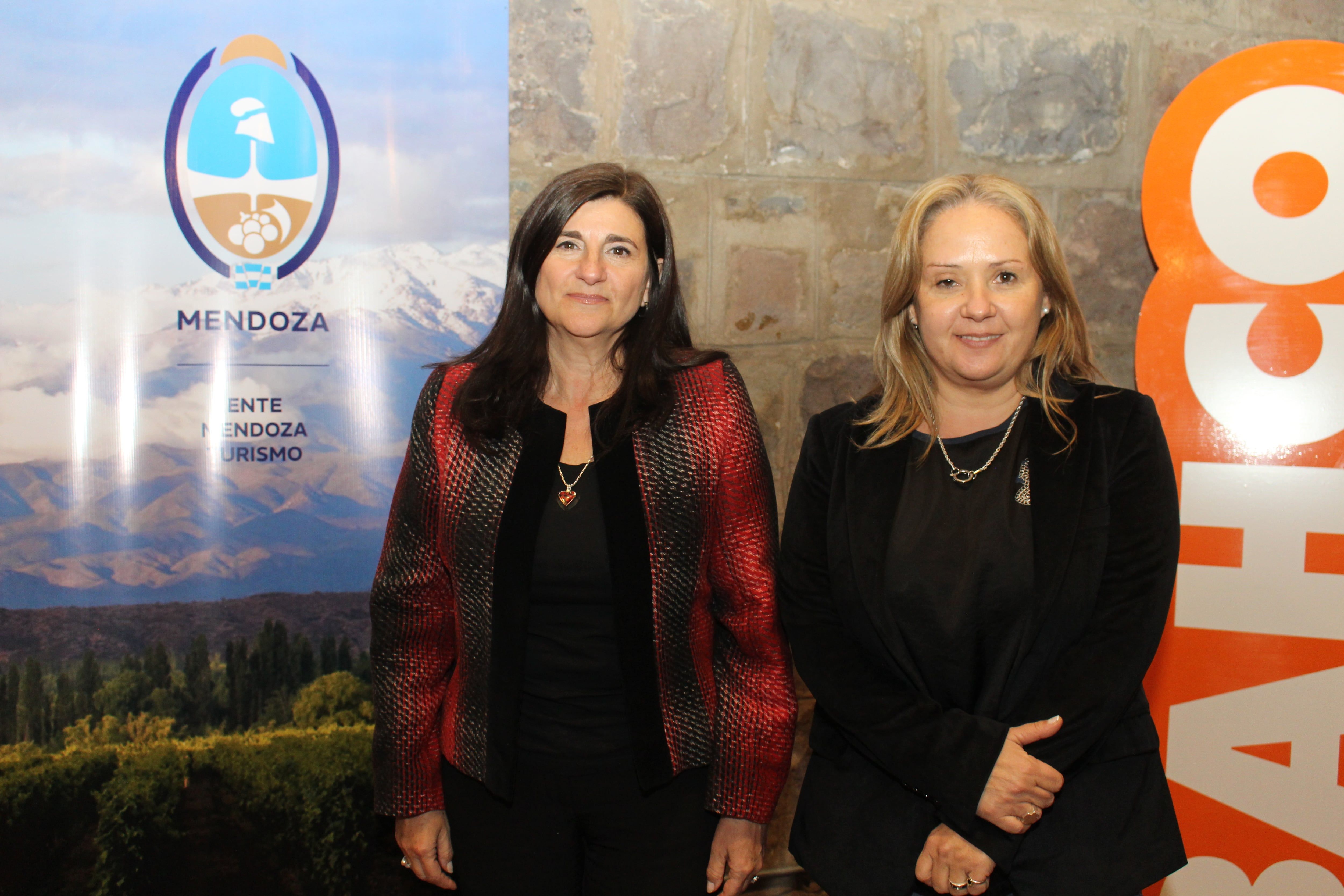 Gabriela Testa y Claudia Mengarelli.
