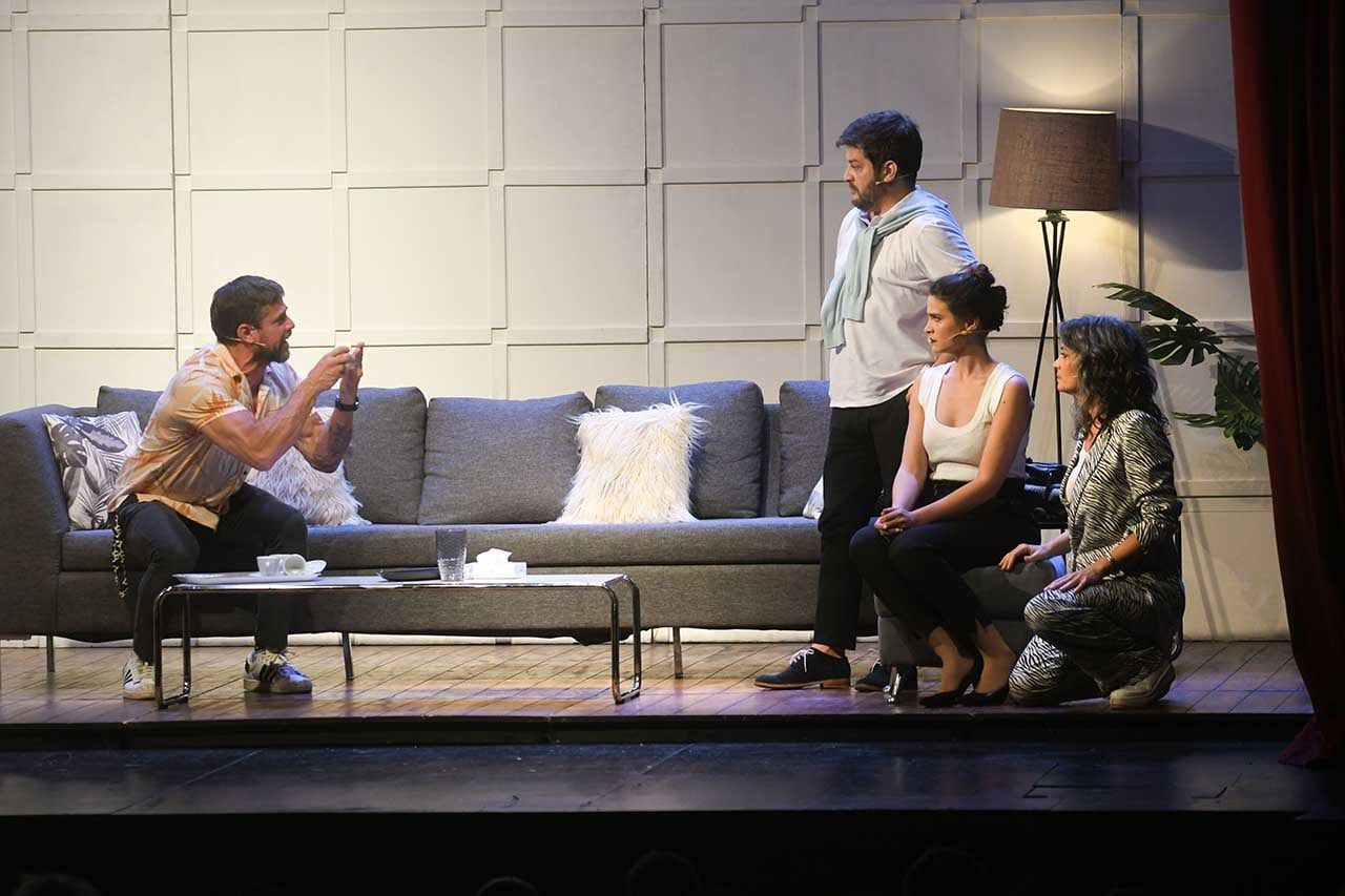 Carla Conte, Mica Riera, Pablo Rago y Luciano Castro protagonizan la obra de teatro EL DIVORCIO, presentada en el Teatro Plaza de Godoy Cruz  Foto: José Gutierrez / Los Andes    