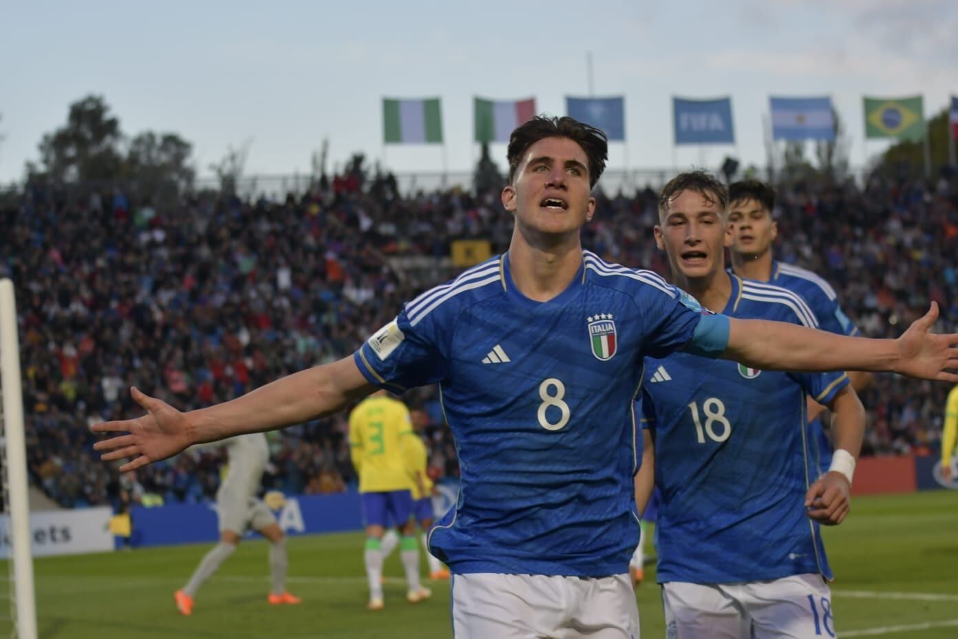 El plato fuerte de la primera jornada del Mundial SUB 20 en Mendoza fue Italia vs. Brasil. Partidazo. / Orlando Pelichotti (Los Andes).