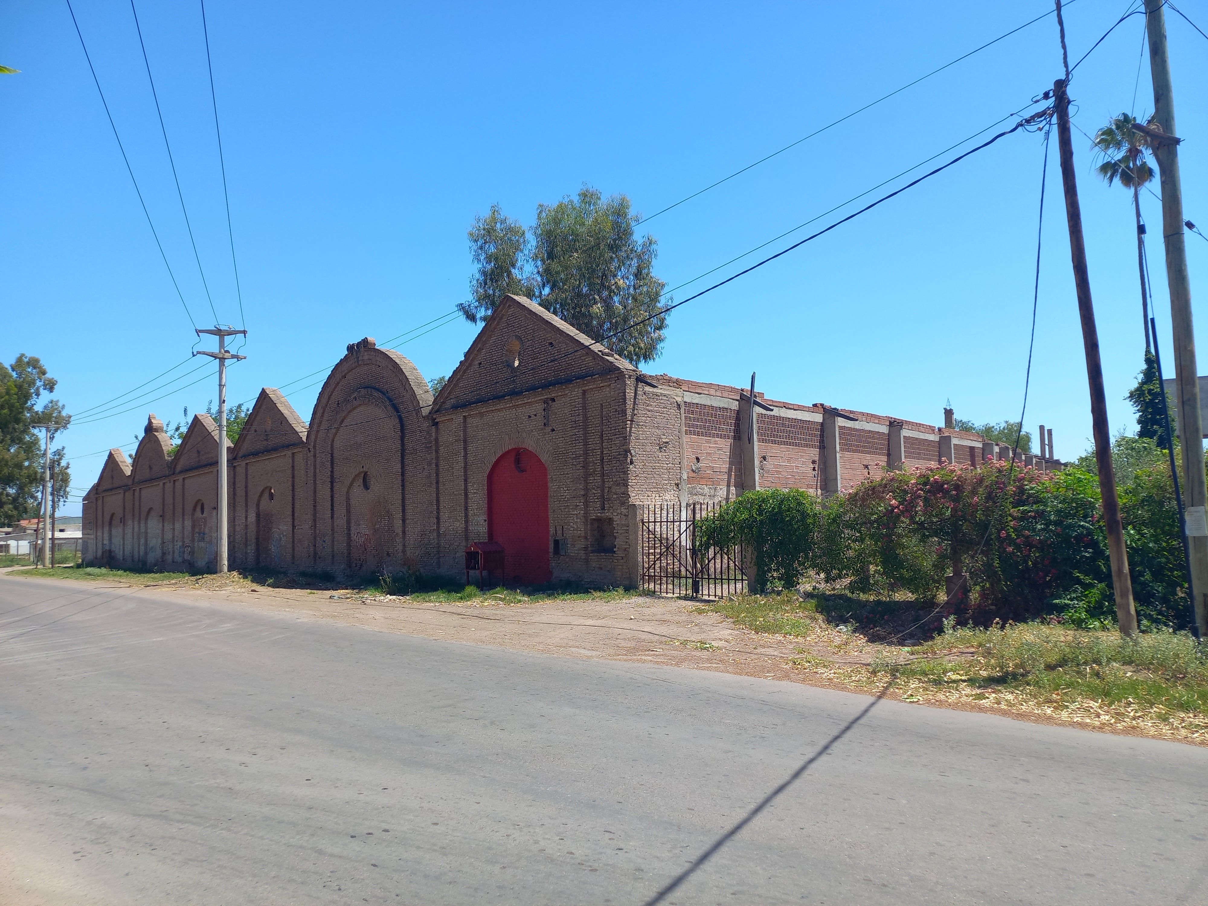 Bodega Dumit. Fuente. Arq. Paula Martedi