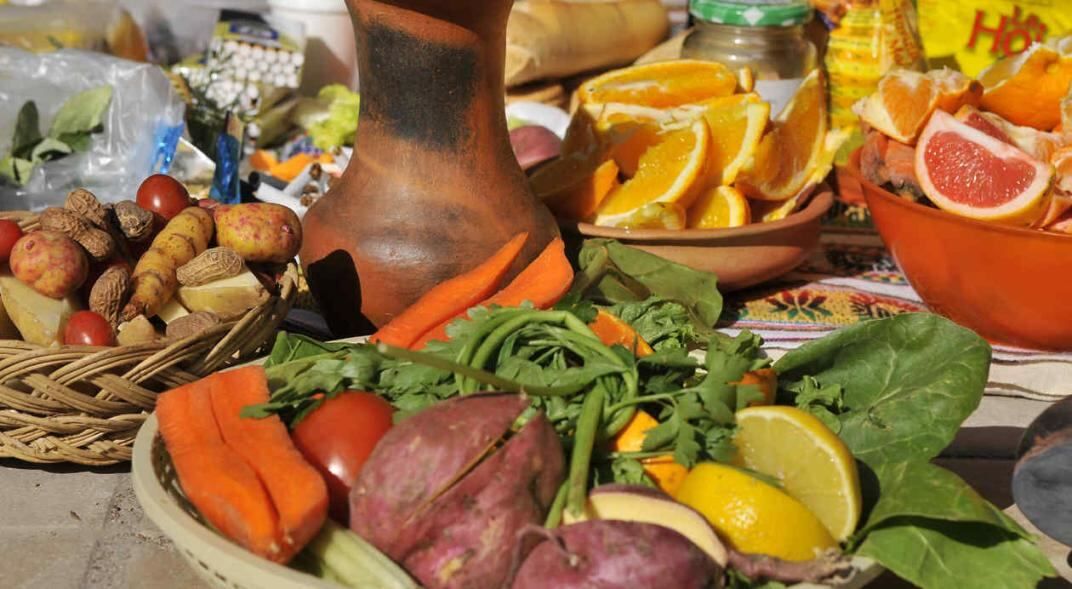 La Pachamama es símbolo de fecundidad por su capacidad para producir, bendecir y engendrar plantas, animales, alimentos (Archivo)