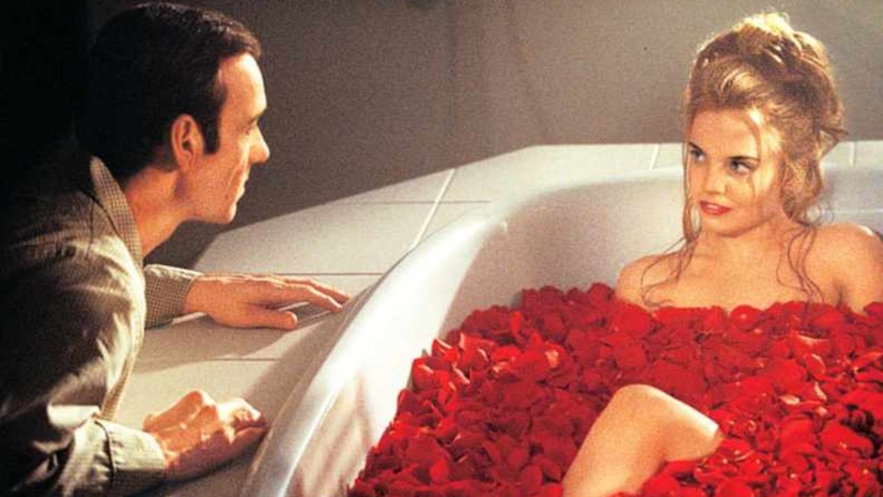 Mena Suaver de Belleza Americana junto a Kevin Spacey