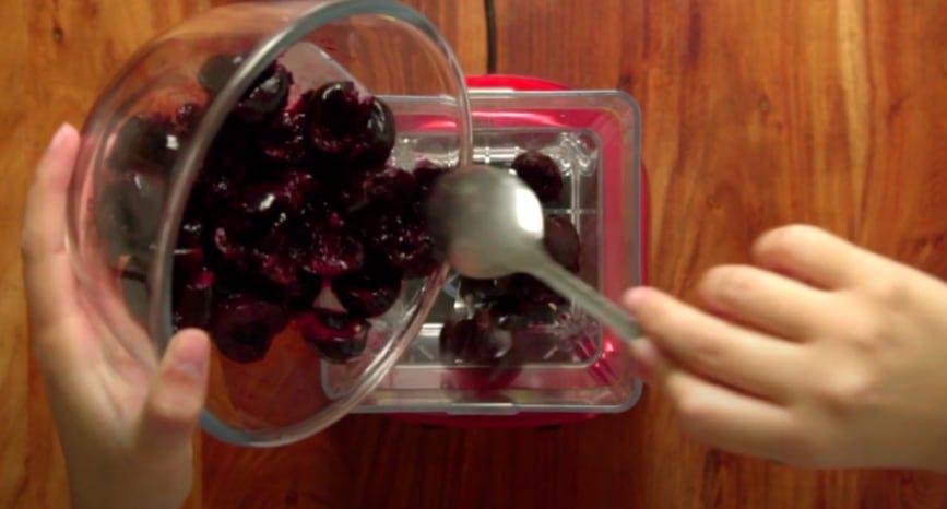 Tarta de chocolate con cerezas: el paso a paso simple