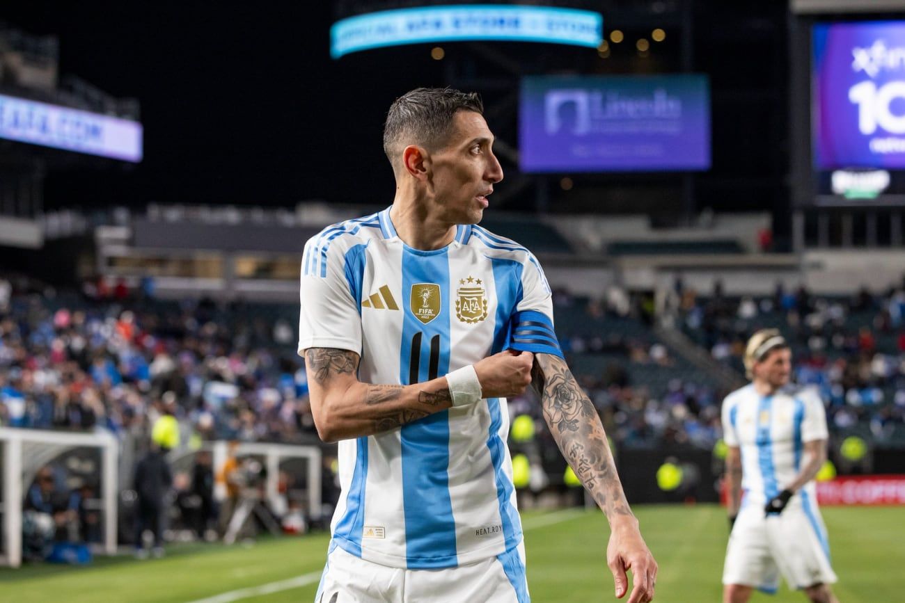 Con Messi en el banco, Ángel Di María es el capitán argentino