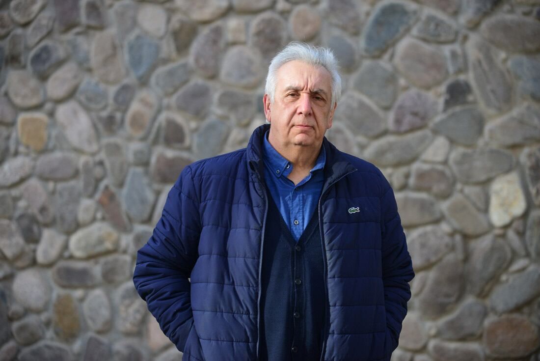 Artemio López, encuestador. (Nicolás Bravo / La Voz)