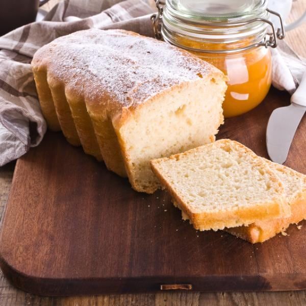 Está es la manera express de hacer esta rica torta sin horno ni huevos.