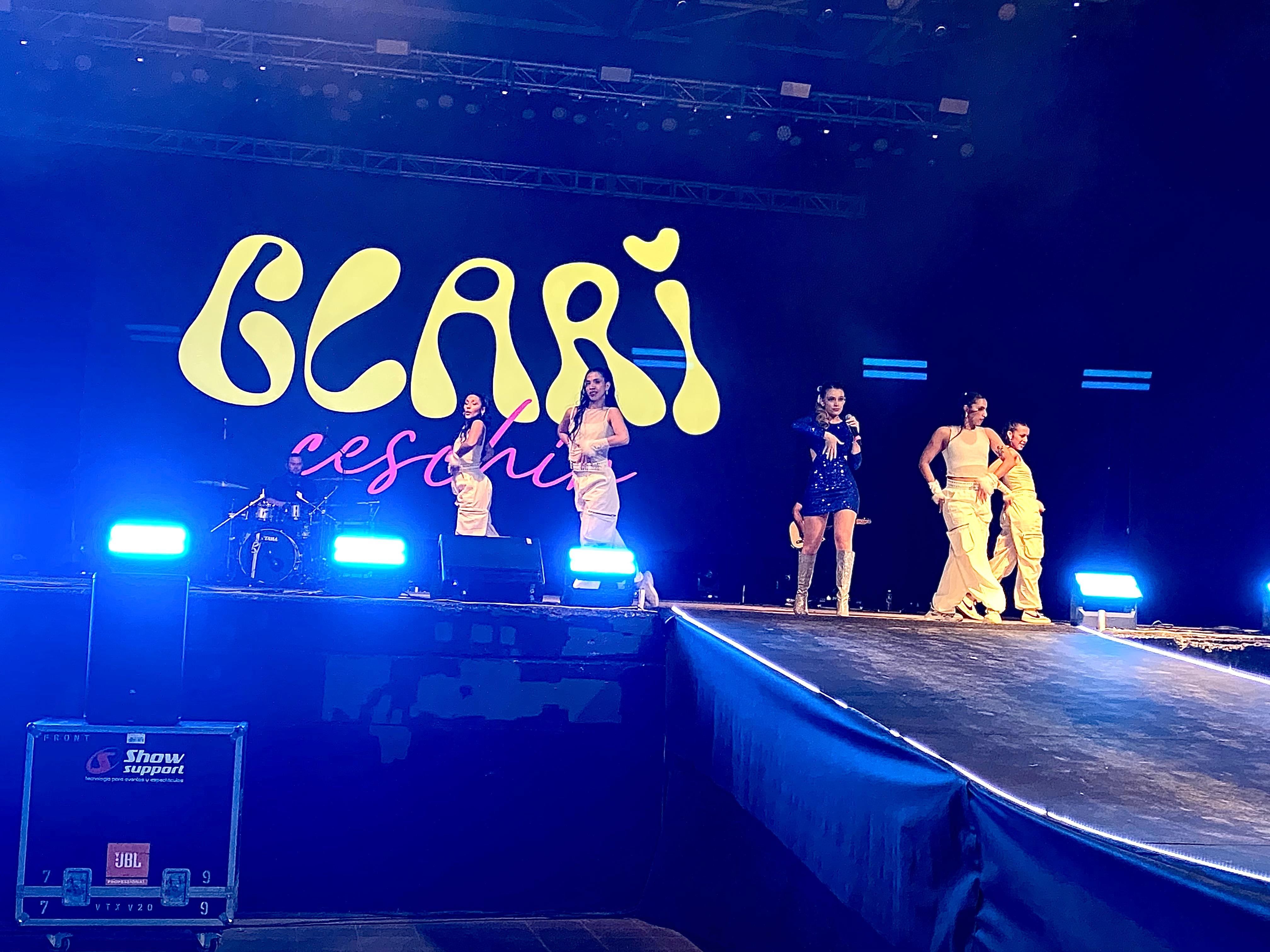 Clari Ceschin se destacó con un show que jugó con distintos climas