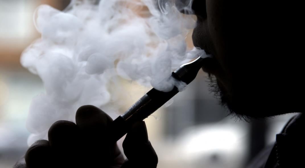 Vapear. El término que alude al consumo de cigarrillo electrónico.