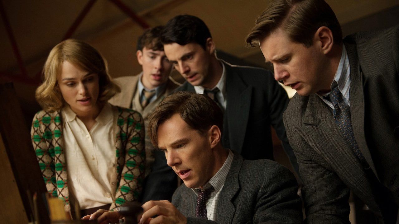 En El código Enigma interpreta a Alan Turing, famoso por haber descifrado los códigos secretos nazis contenidos en la máquina Enigma.