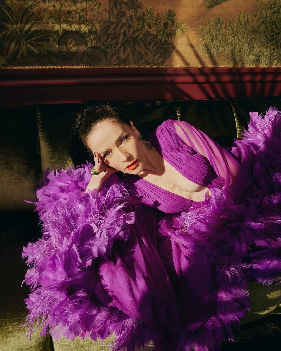 Natalia Oreiro enamoró con su vestido escotadísimo de color violeta