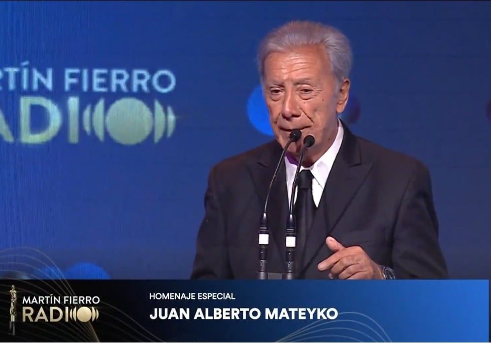 Juan Alberto Mateyko, homenajeado por su trayectoria.
