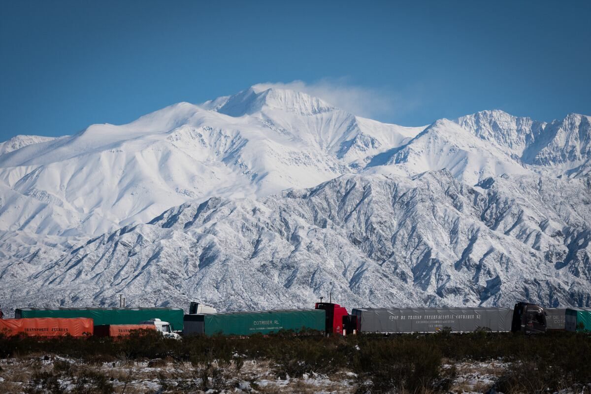Por nevadas y mal tiempo, cerrarán el paso a Chile durante todo el fin de semana. Foto: Ignacio Blanco / Los Andes (Archivo)

