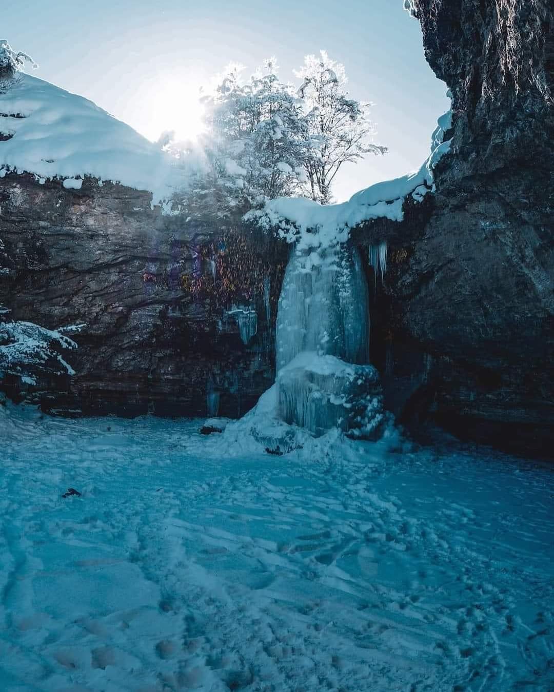 Cascada congelada en Río Turbio, Santa Cruz. - Gentileza