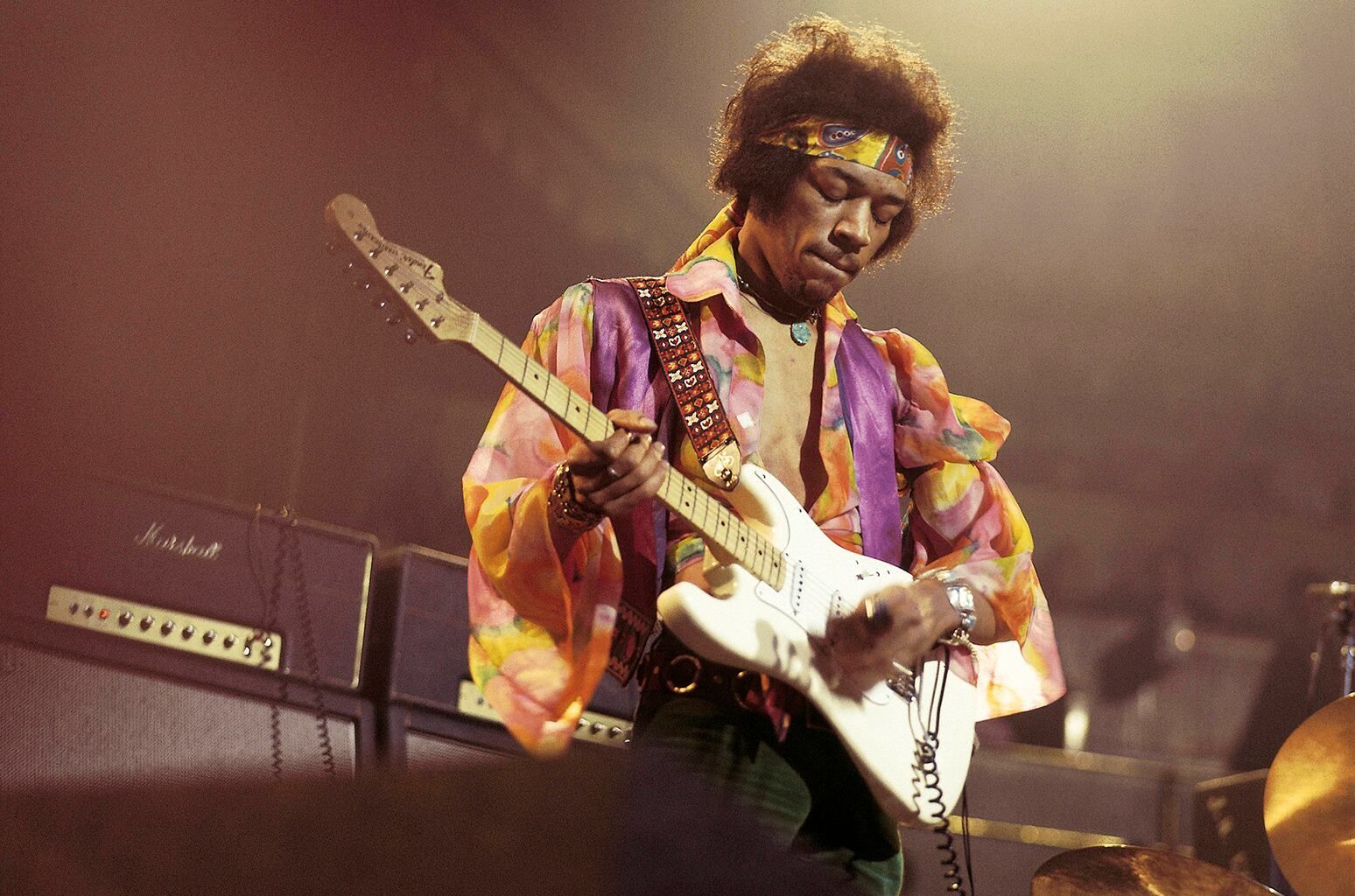 UNITED KINGDOM - FEBRUARY 24: ROYAL ALBERT HALL Photo of Jimi HENDRIX, performing live onstage, playing white Fender Stratocaster guitar (Photo by David Redfern/Redferns)