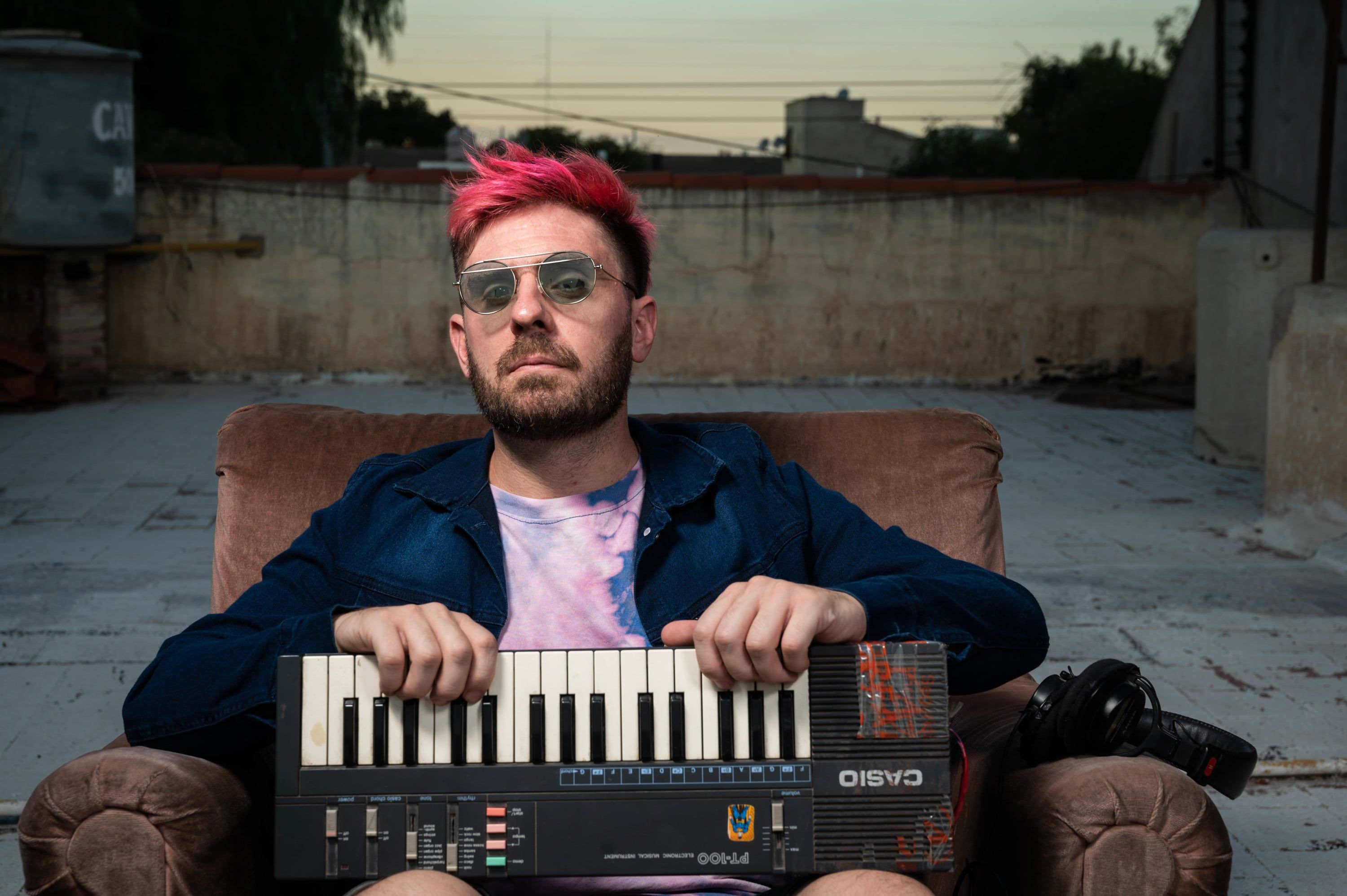 El artista lanzó su álbum en 2021 y oficialmente lo presenta con nueva formación.