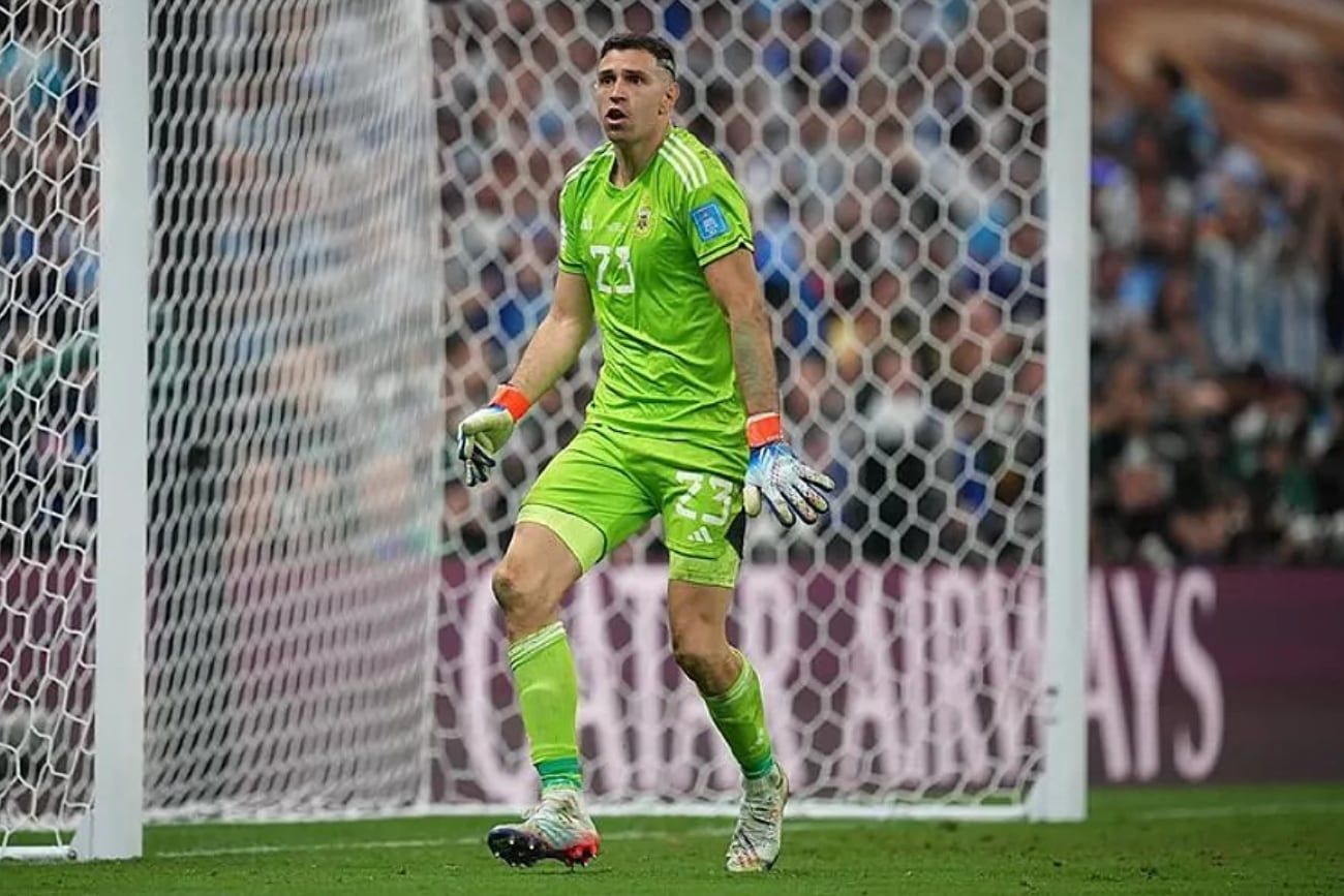 Dibu Martínez en pleno baile en la final del Mundial.