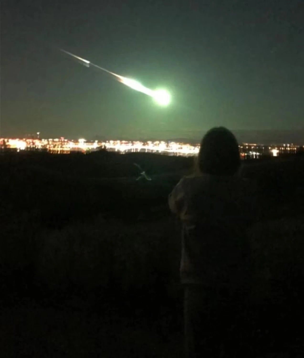 El meteorito iluminó más que la luna llena. Foto: captura.