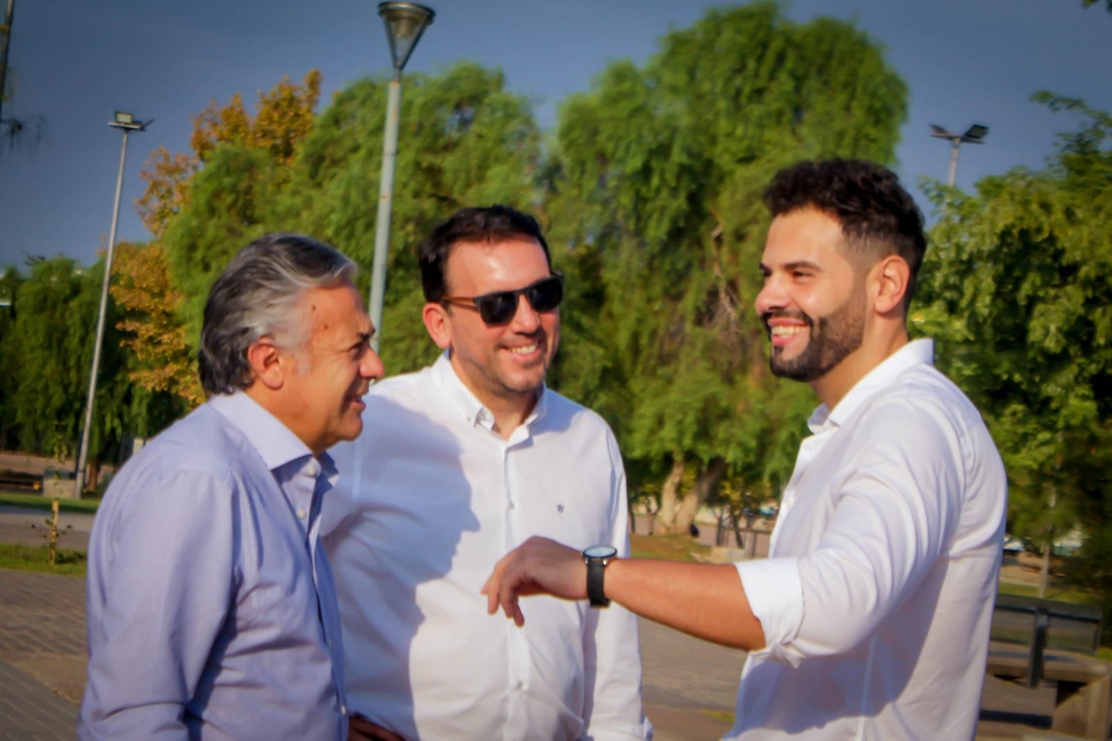 Leonardo Fernández junto a Alfredo Cornejo y García Zalazar en una recorrida.