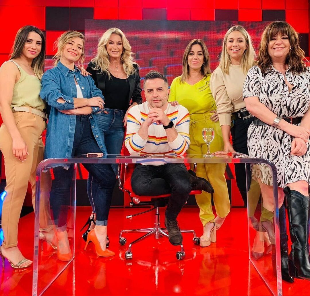 Las angelitas que estuvieron con De Brito en Eltrece.