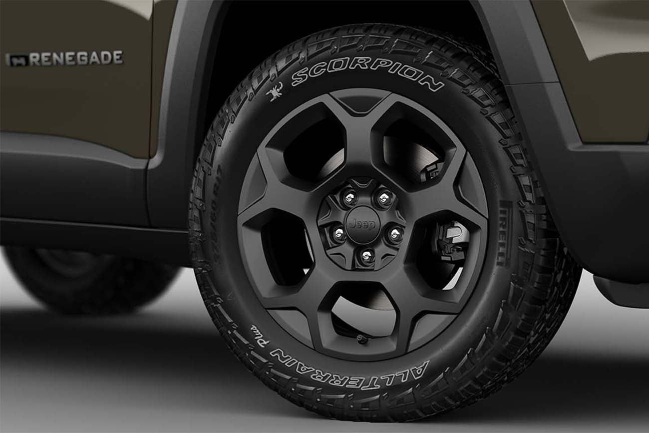 Se puede equipar con llantas de 17 o 18", según versión.