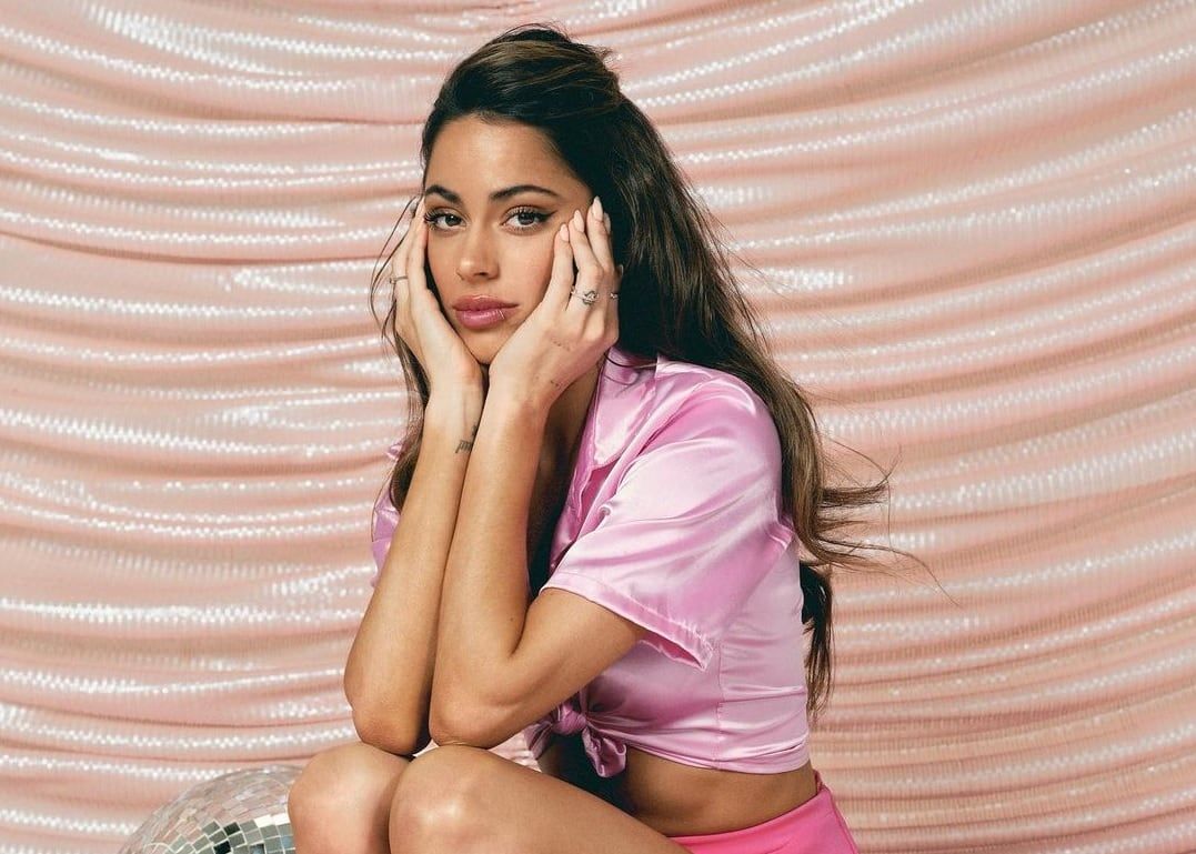 Tini Stoessel acompaña a su padre en el sanatorio La Trinidad