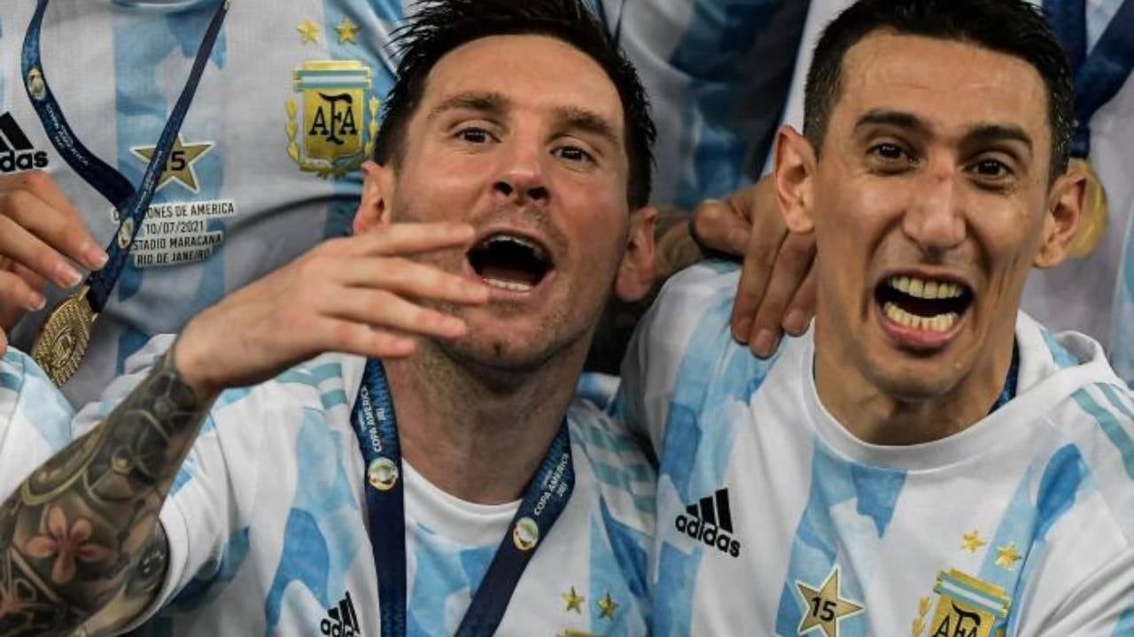 Ángel Di María y Lionel Messi tras consagrarse campeones de la Copa América