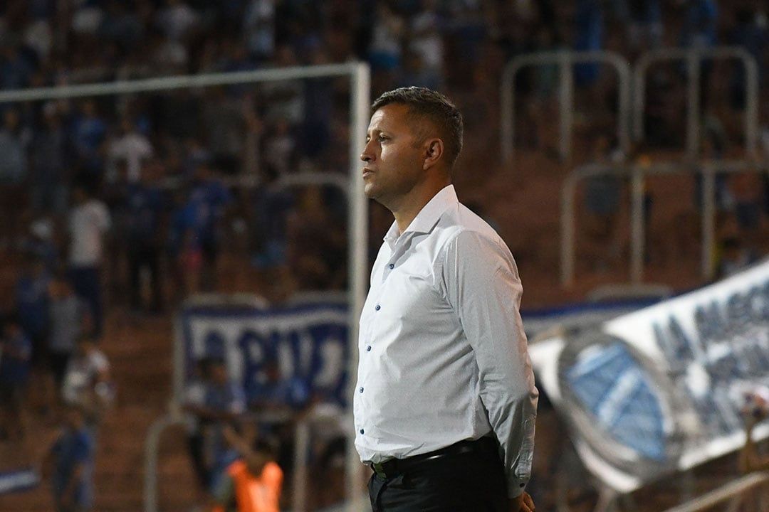 Diego Flores dejó de ser el entrenador de Godoy Cruz.
Foto:José Gutierrez / Los Andes