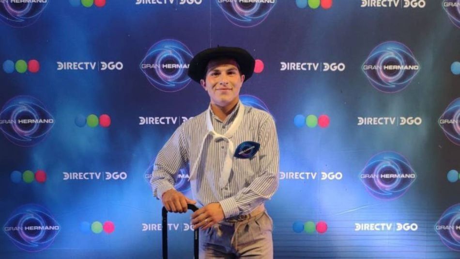 El jovencito nació en Corrientes y vive en un gran campo a cercanías de Olavarría.