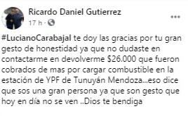 Un trabajador devolvió el dinero que cobró de más y el cliente le agradeció en las redes sociales.
