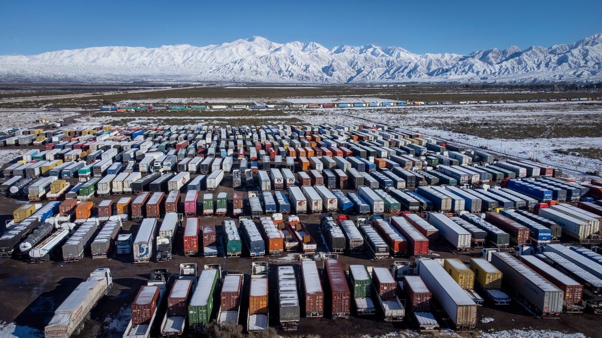 Por un accidente del lado chileno de la ruta, el tránsito en el Paso a Chile volvió a interrumpirse. Foto: Ignacio Blanco / Los Andes  


