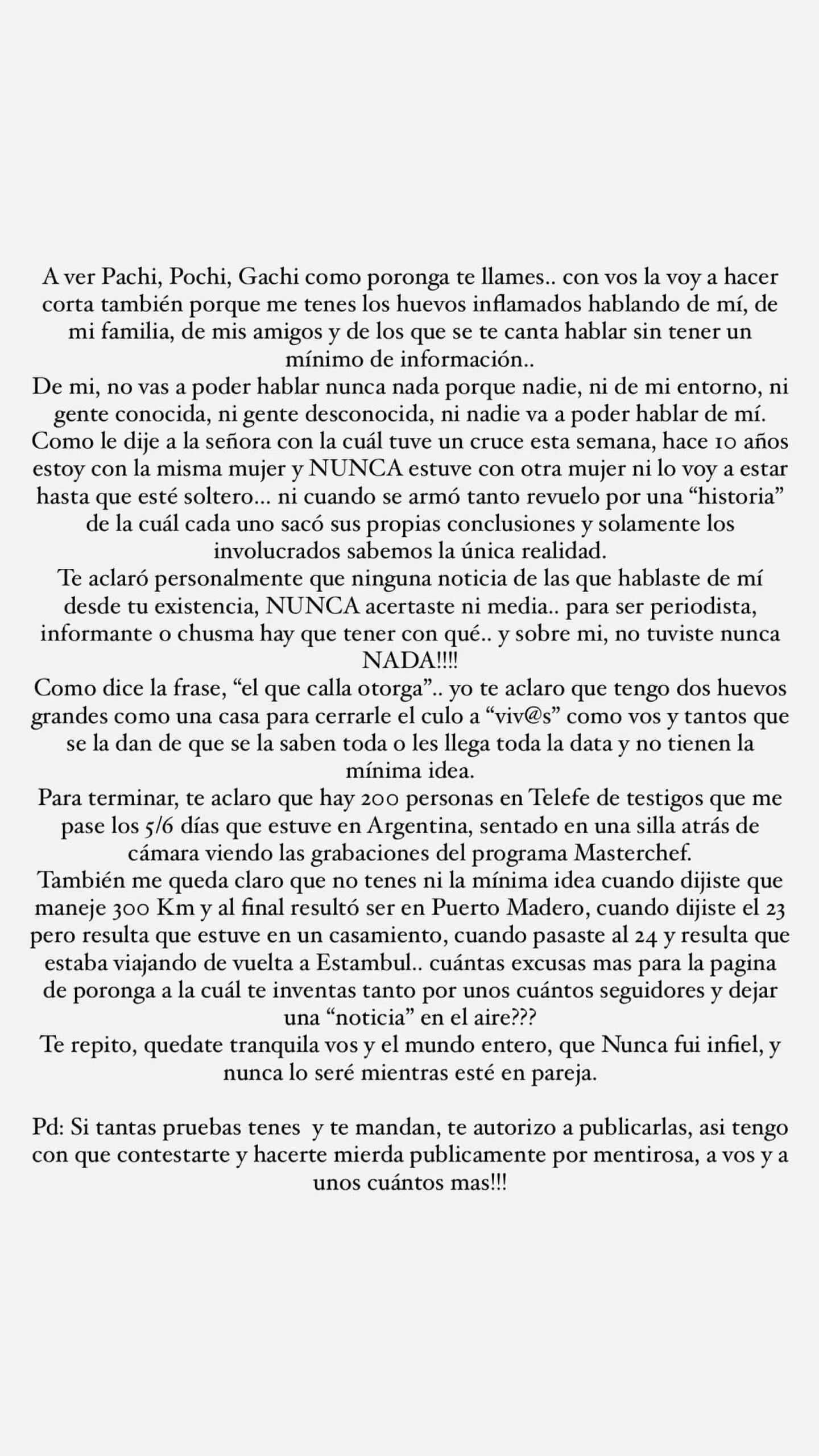 El futbolista respondió los comentarios de Pochis.
